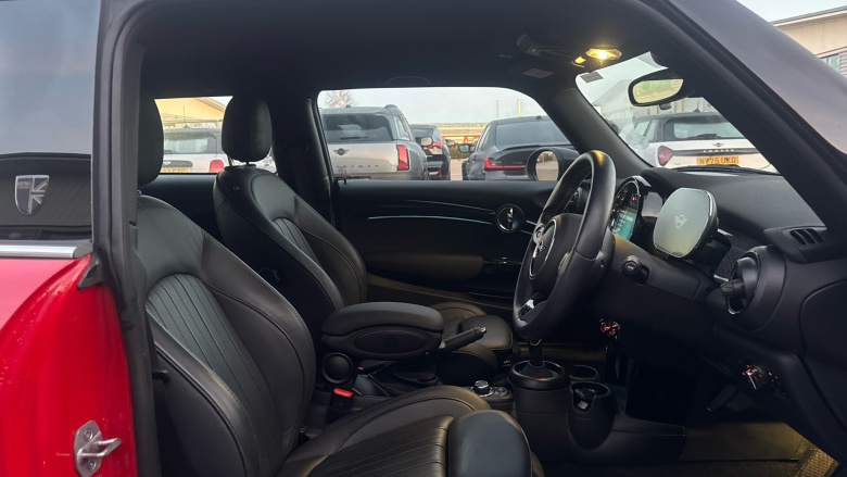 MINI Hatchback 1.5 Cooper Exclusive 3dr Auto Petrol Hatchback